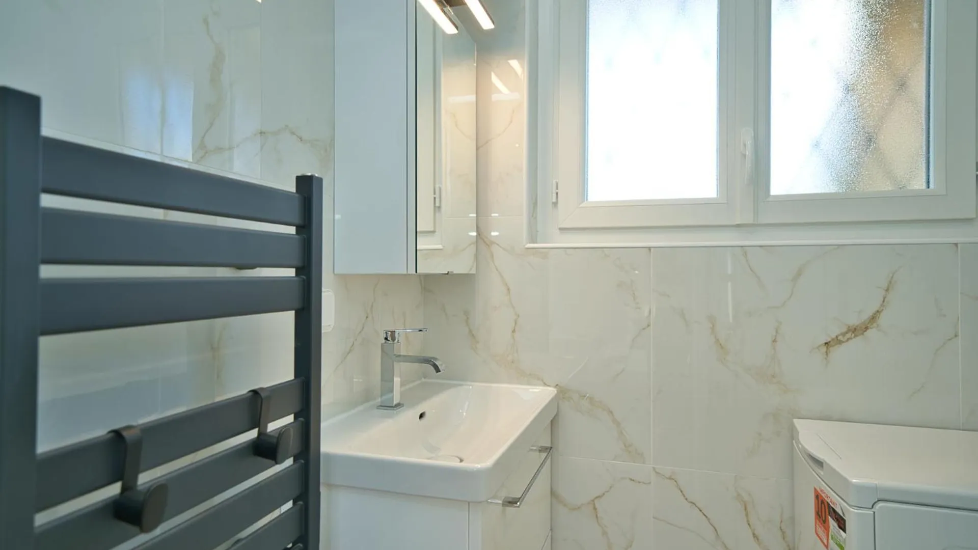 Studio Climatise Refait A Neuf Villeneuve-Loubet
