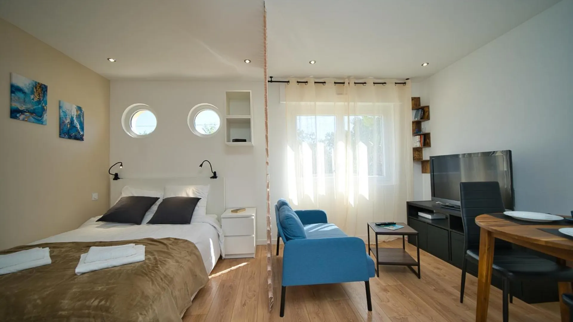 Studio Climatise Refait A Neuf Villeneuve-Loubet